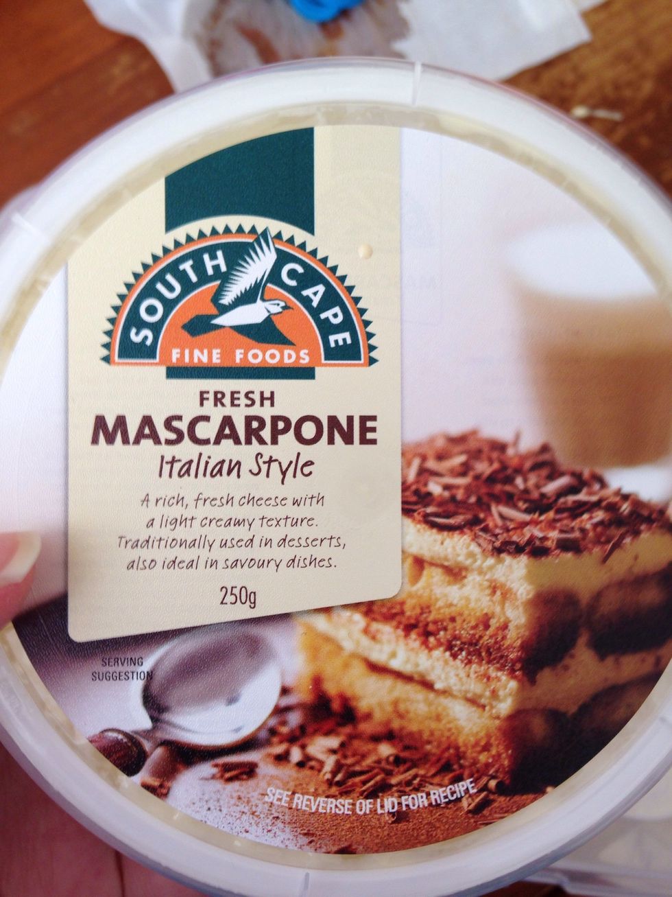 Mix in the mascarpone and vanilla essence