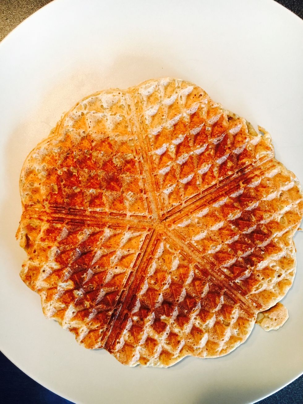 Mix ingredients for the waffles (dry first, wet after). Set aside in fridge for 5-10 mins until it's like a medium thick paste). Heat in waffle iron until golden (my mix made 2 1/2 waffle)