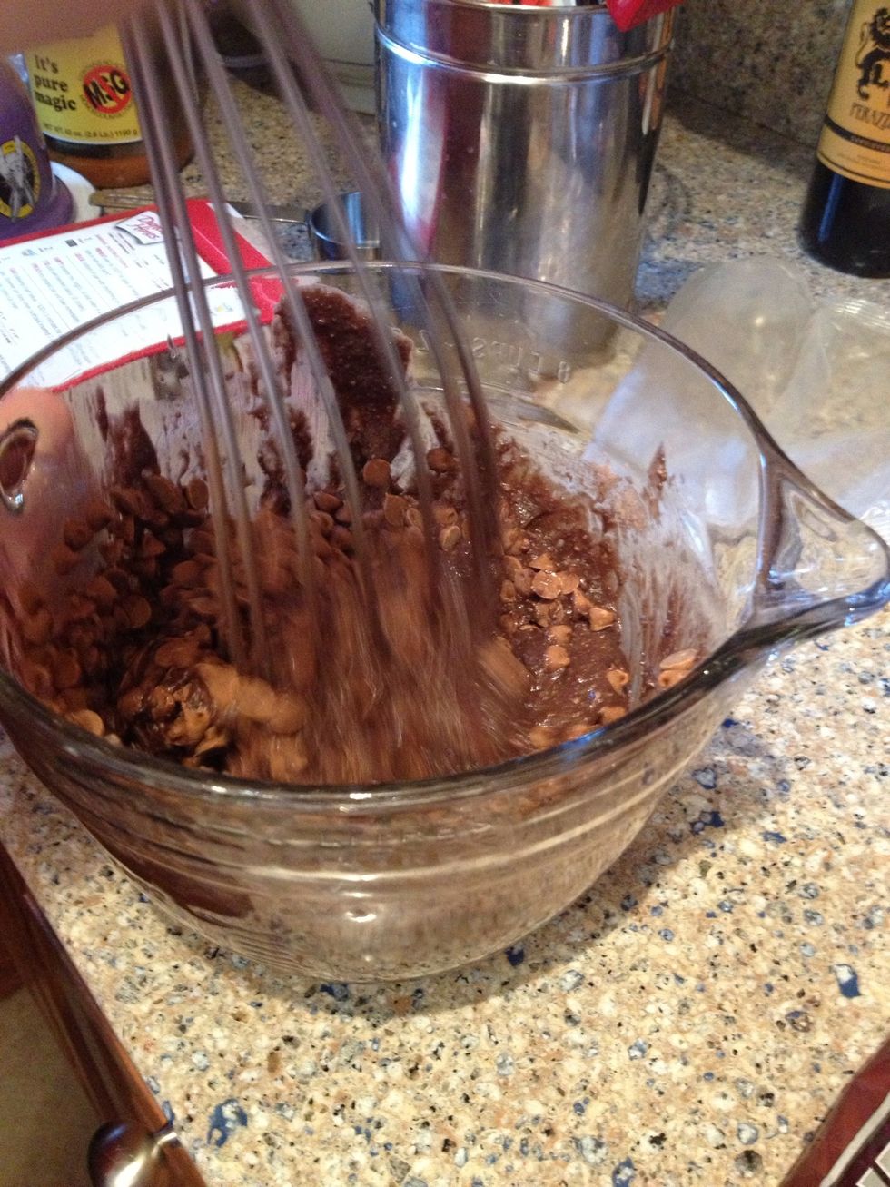 Mix it up again, getting those chips all up in there \ud83d\ude0b