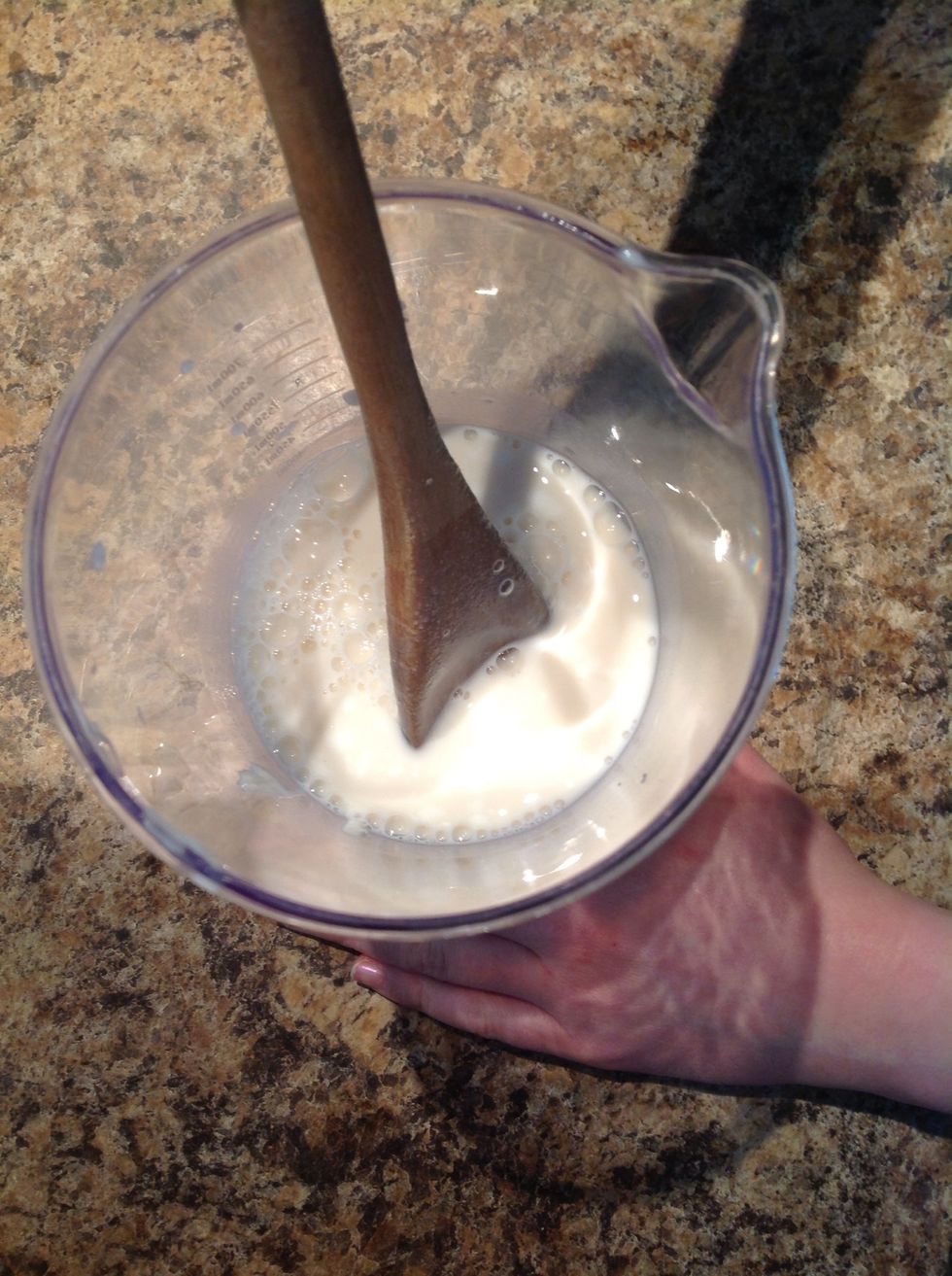 Mix it with a spoon so the maple syrup doesn't stay in the bottom