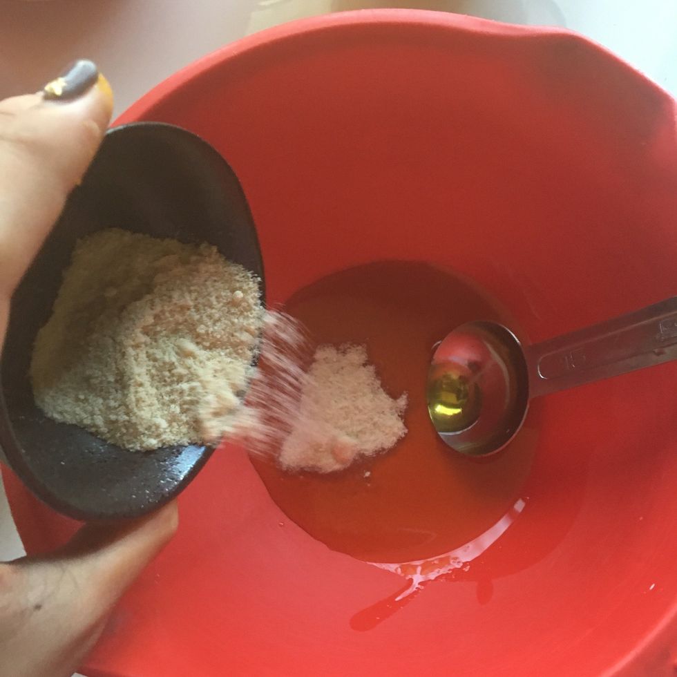 Mix oil and sugar.After that add pumpkin and push and mix!!