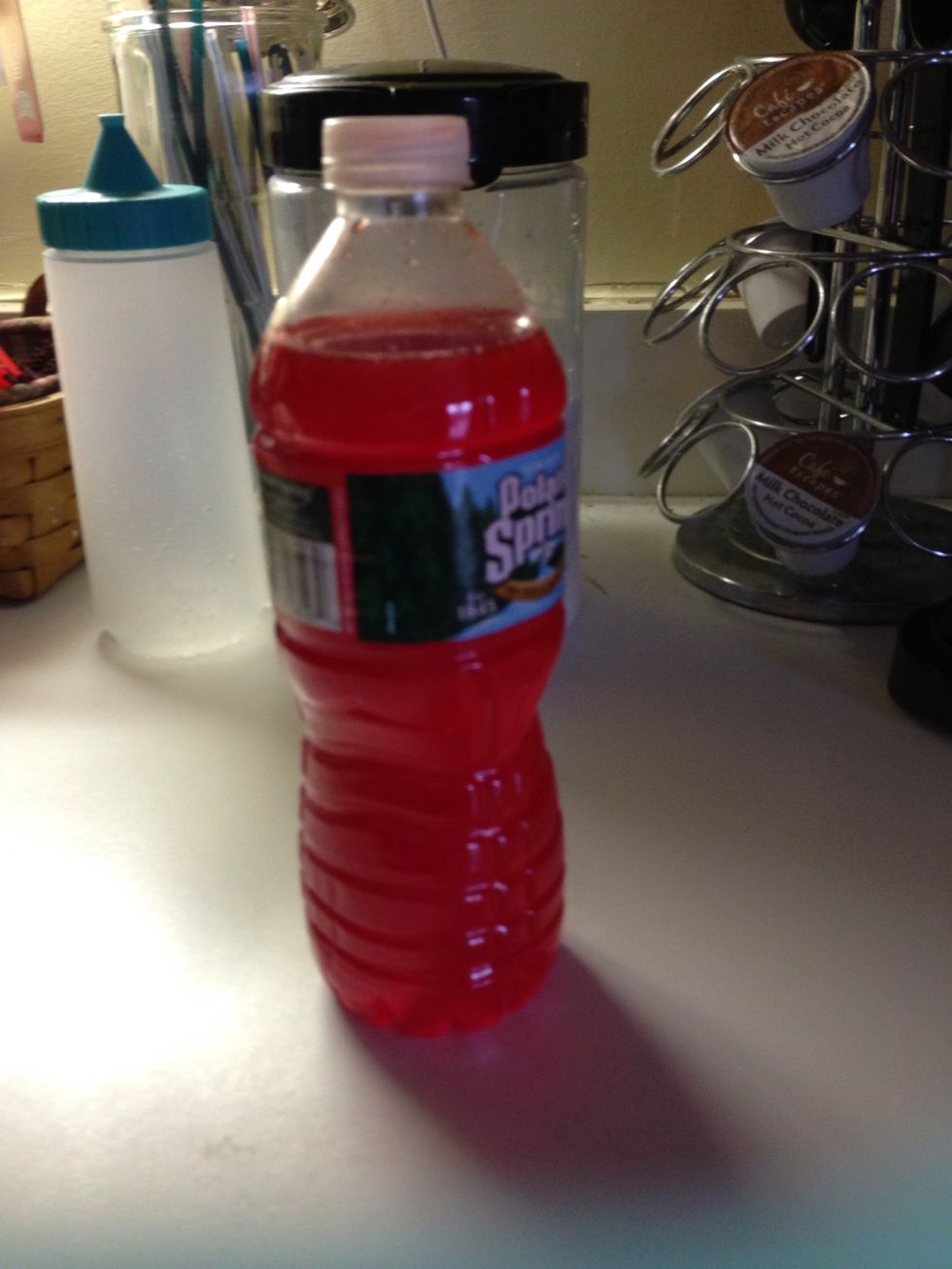 Mix one pack of the drink mix in the water and make sure all powder is dissolved