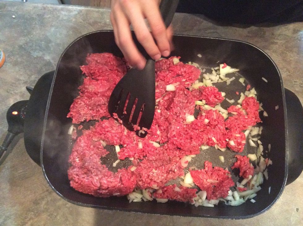Mix onion and mince