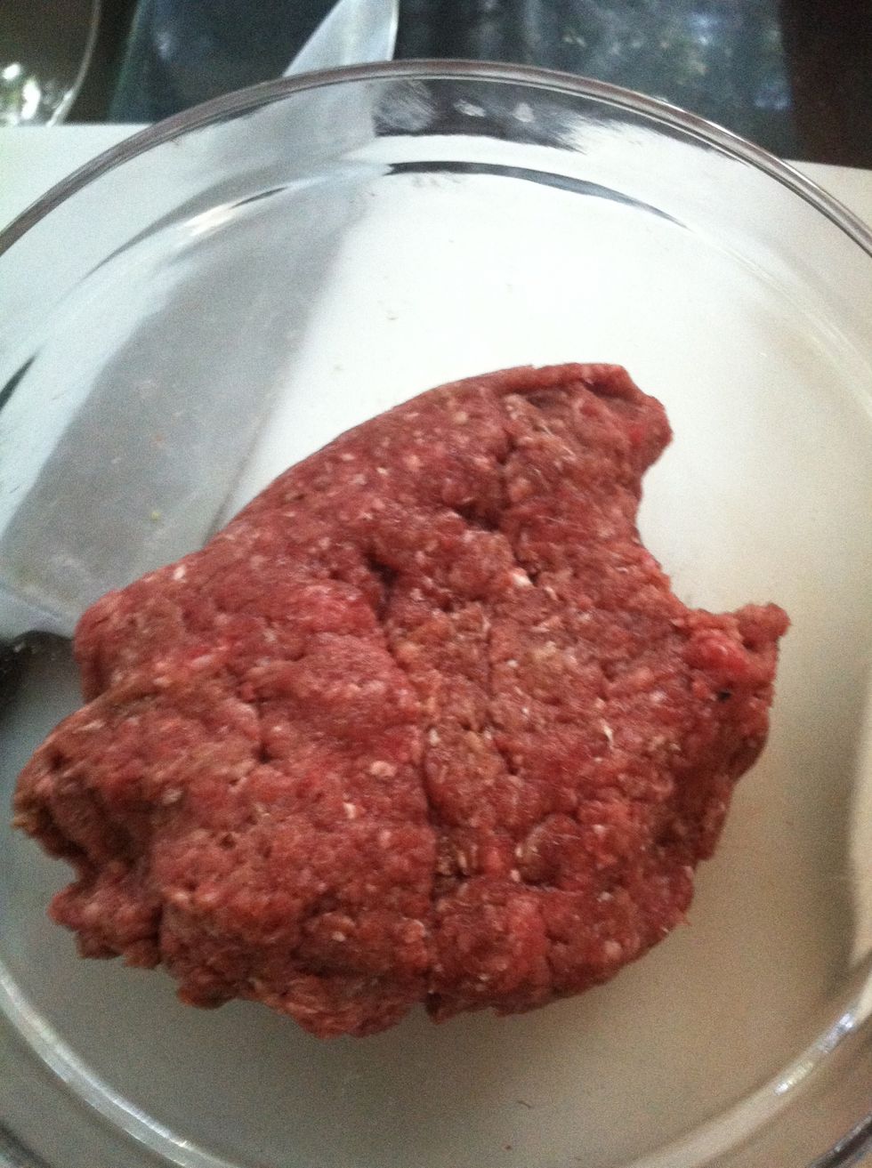 Mix sirloin & chuck together along with worcestershire sauce, salt & pepper