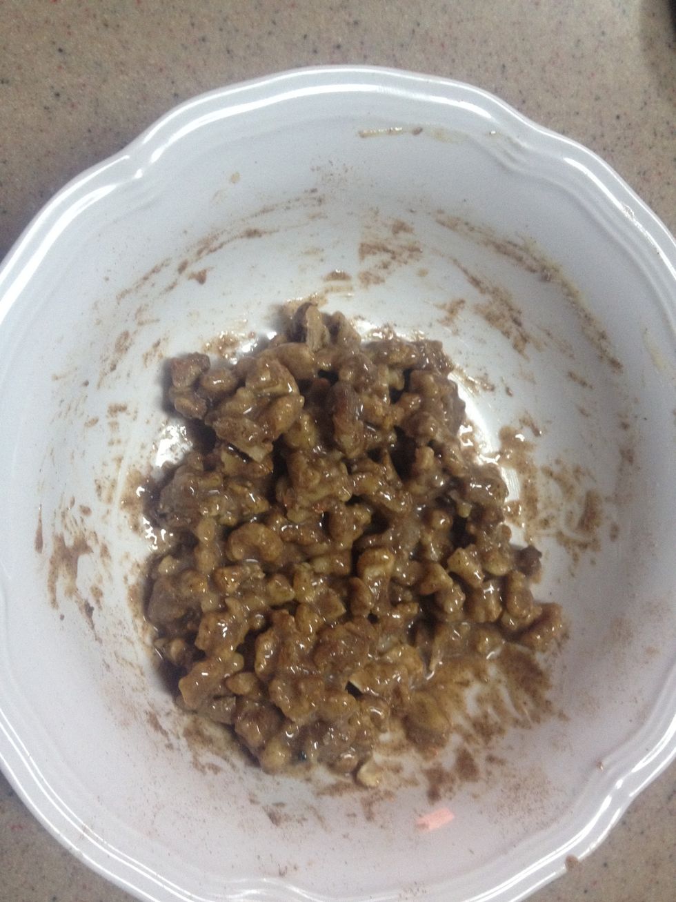 Mix some walnut, cinnamon and that milk. No measurements, it depends on ur taste :)