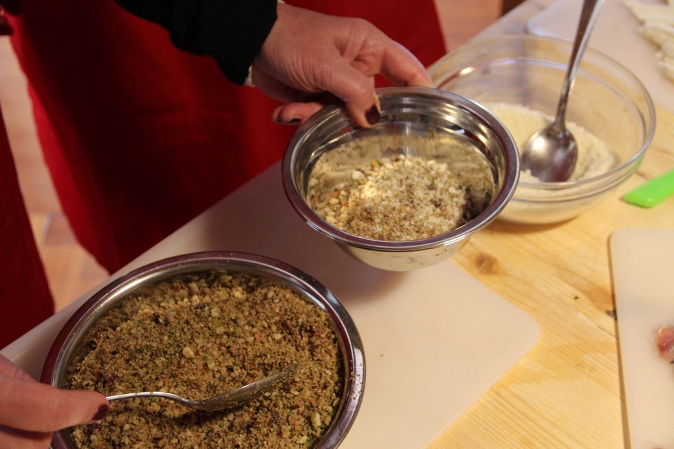 Mix tasty breadcrumbs (check my guide on breadcrumbs) of sage and rosemary with parmesan cheese. One spoon of breadcrumbs and one of parmesan