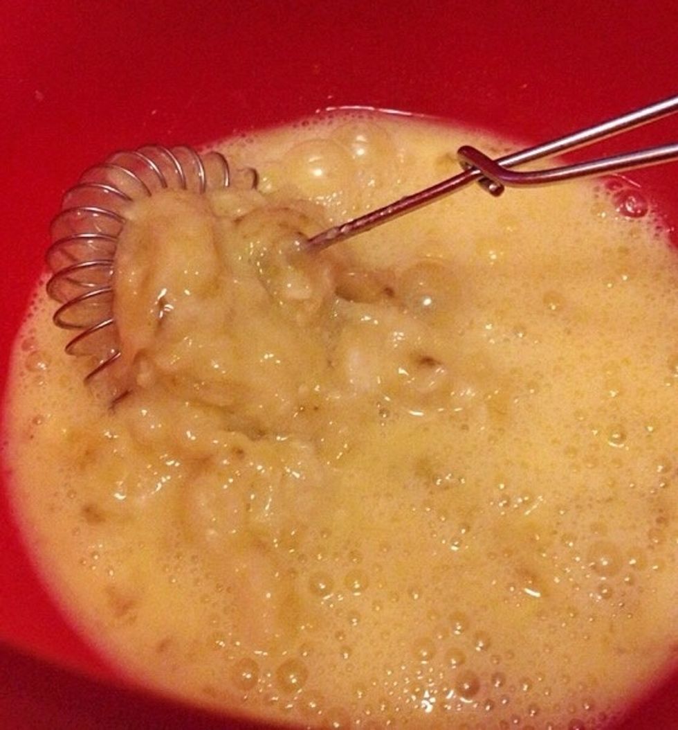 Mix the banana with the egg batter.
