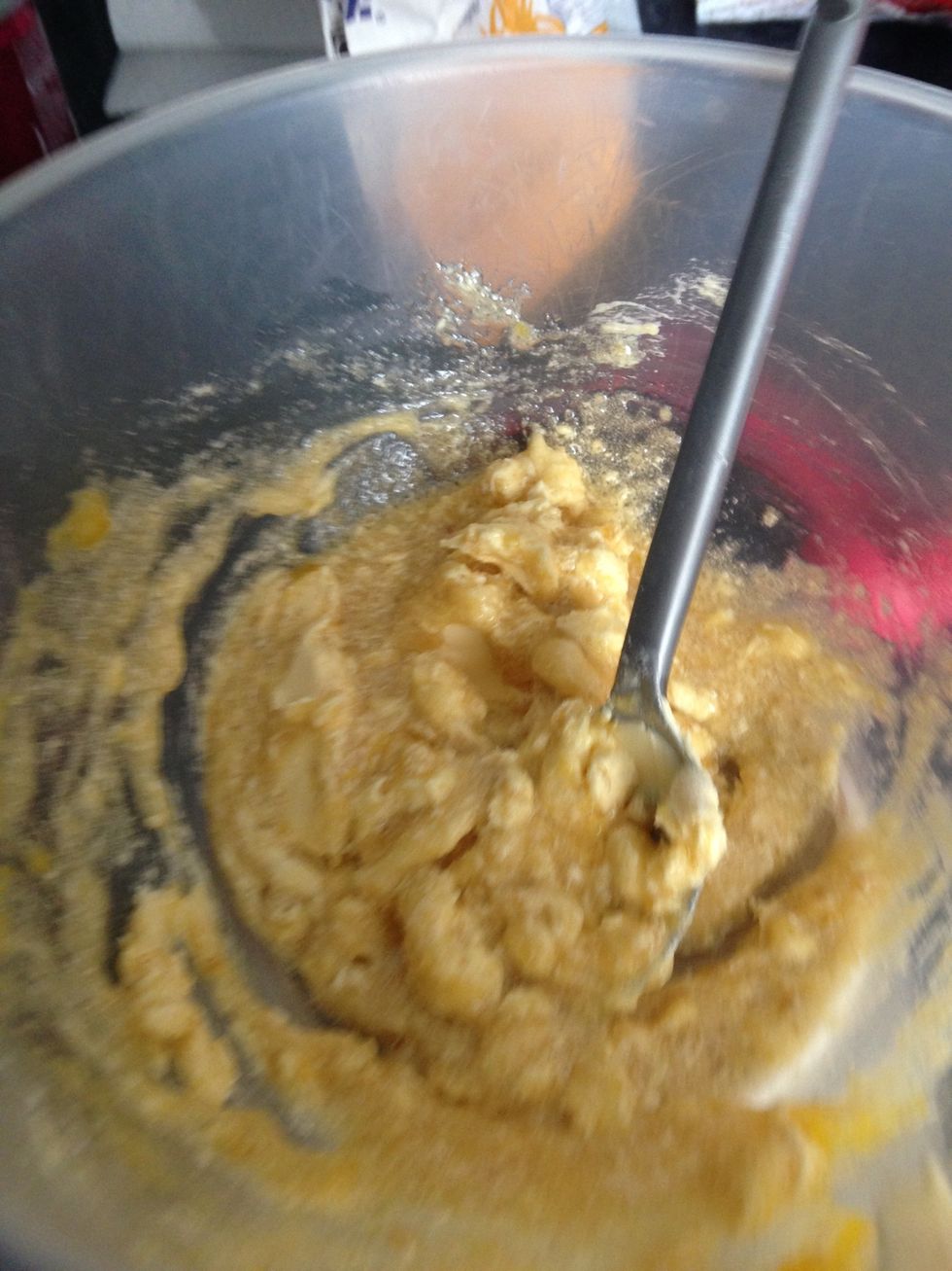 Mix the butter , egg and both sugars together