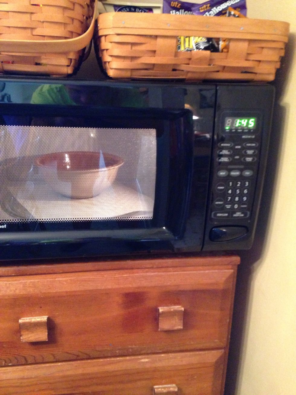 Mix the canola oil, honey and brown sugar into a microwaveable bowl and microwave it until it dissolves a little.