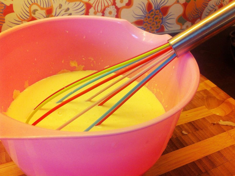 Mix the eggs, parmesan and cream.