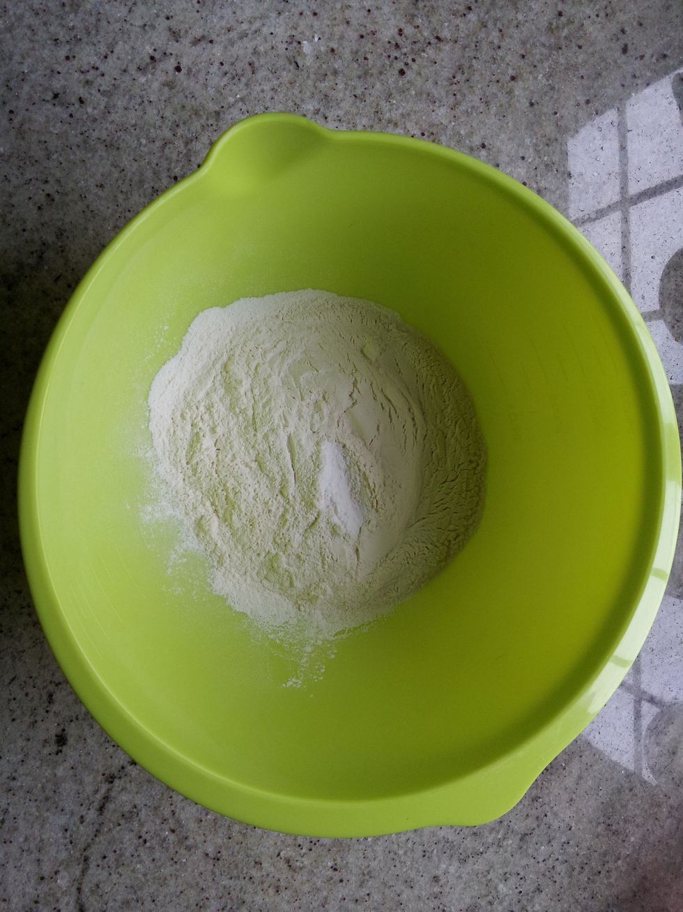 Mix the flour, baking powder and salt in a large bowl