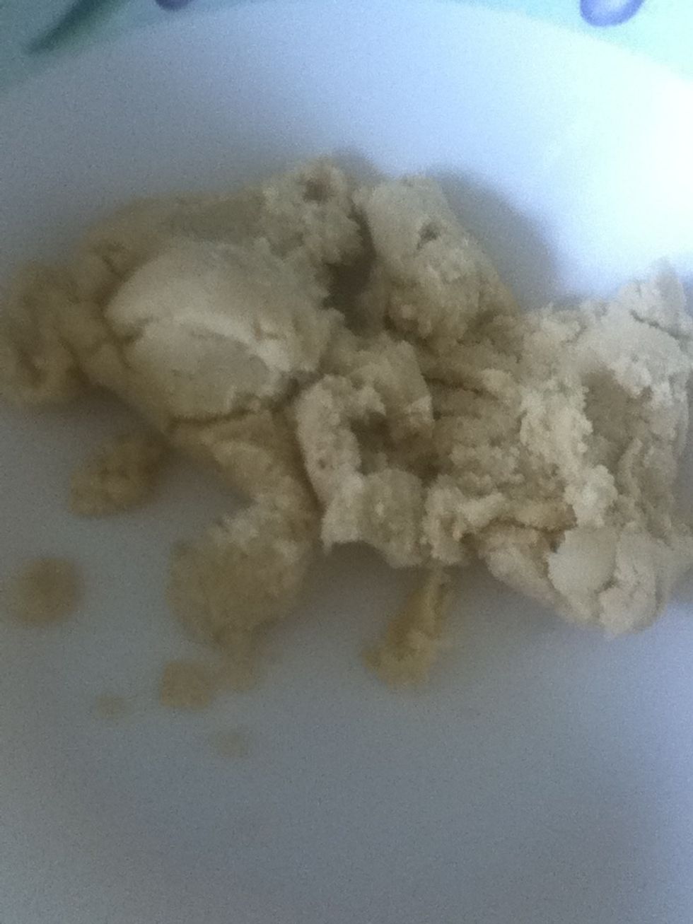Mix the flour with the rest of the mixture