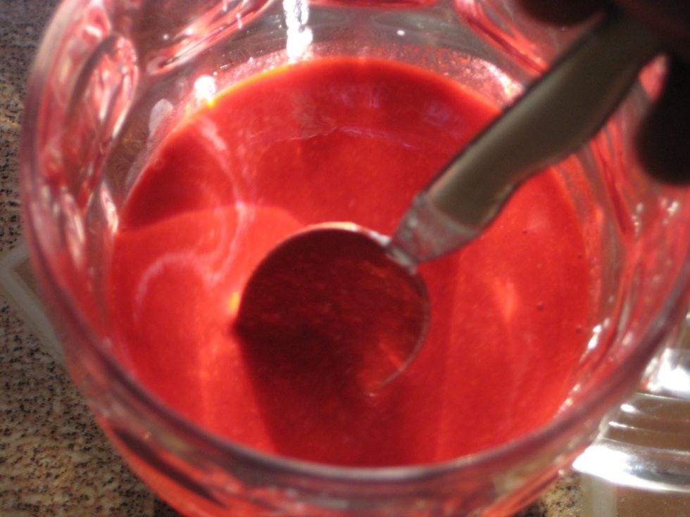 Mix the food color with buttermilk.