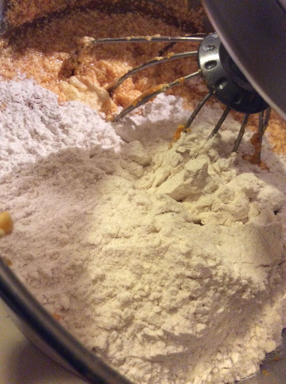Mix the ingredients slowly so the flour does not fly up. Pulse the powered mixer until the dry ingredients are wet and continue mixing.