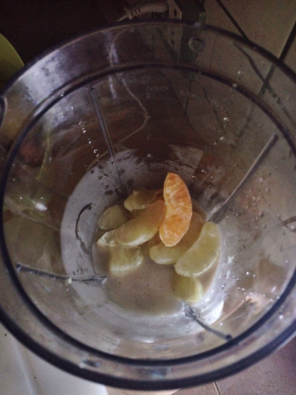 Mix the last bit of banana mix with  half of the lemon wedges (the other. ones we'll be used as garnish). Pour in a cup and leave this in the freezer as well, wash blender.