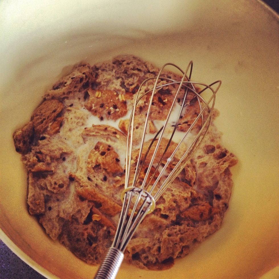 mix the milk and egg together, add 1 tbsp brown sugar and stir till dissolve. combine the sliced bread into milk mixture, leave to soak