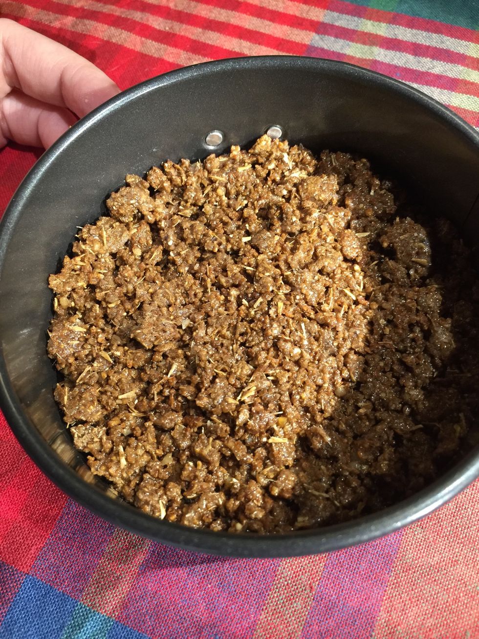 Mix the oil well into the crumbs and pack it tightly into the base of a springform tin. Leave to set in fridge.