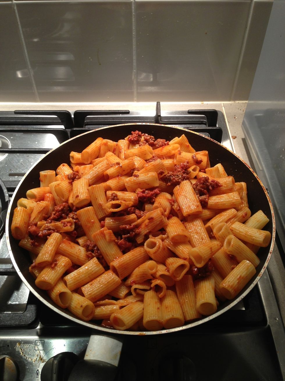Mix the pasta and mince in well