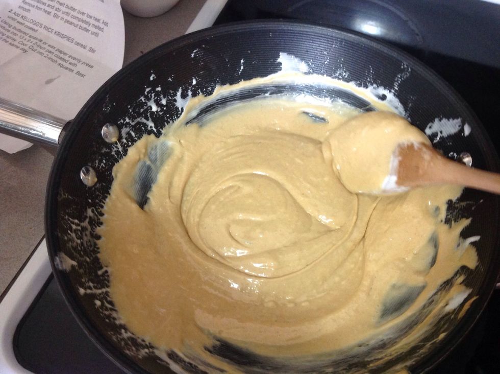 Mix the peanut butter with the marshmallows until it looks like this.