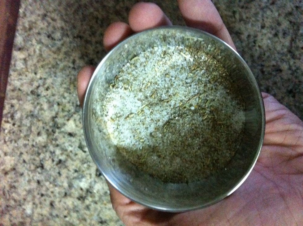 Mix the seasonings together.