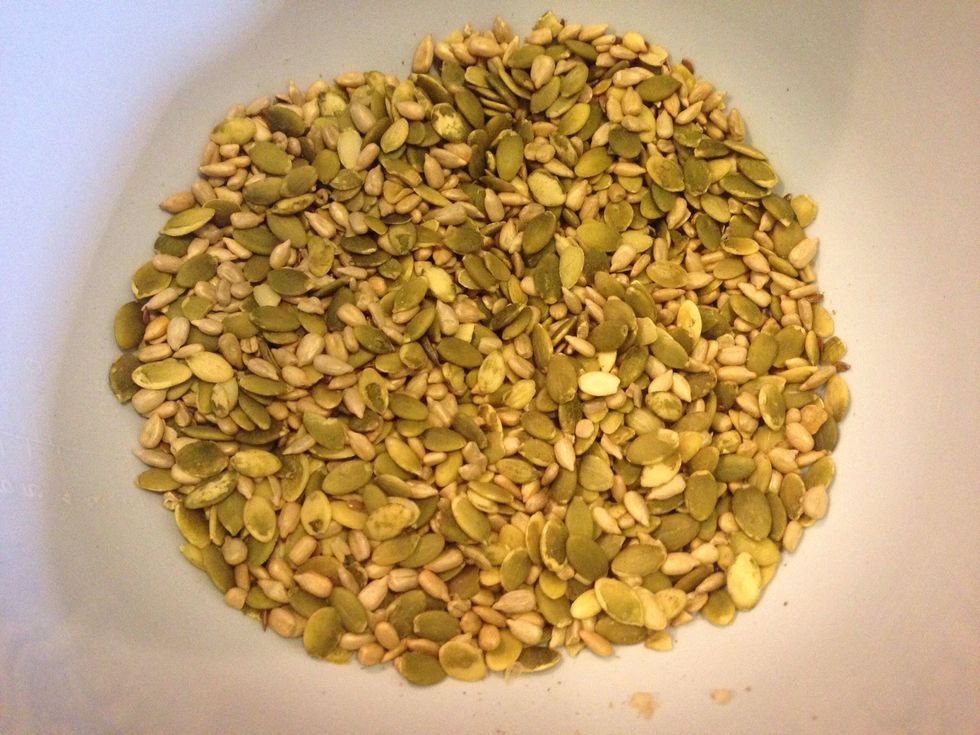 Mix the seeds, here I have pumpkin seeds, sunflower seeds and flax seeds. If you like nuts add that as well, for ex. hazelnuts or pecans. In total nuts and seeds should not excess 300 grams.
