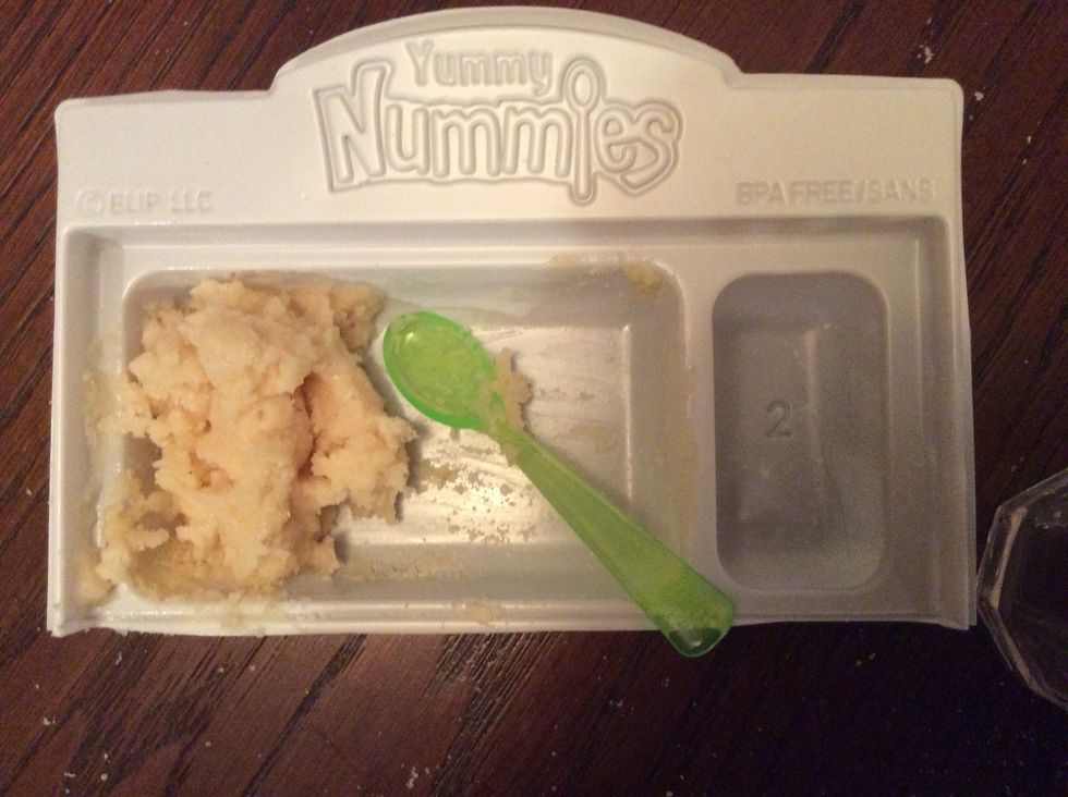 Mix the vanilla powder and water with a spoon.\ud83d\ude0b