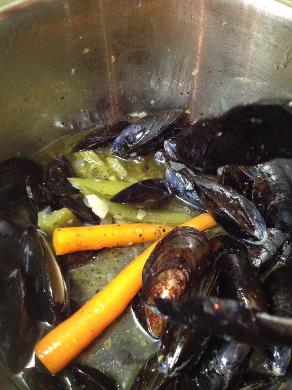 Mix the veg and mussels around so everything is evenly distributed.