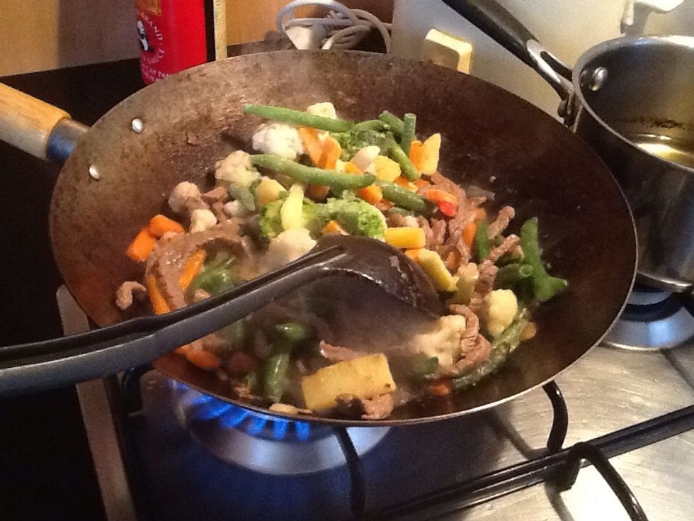 Mix the vegetables and meat to maximise the flavour.
