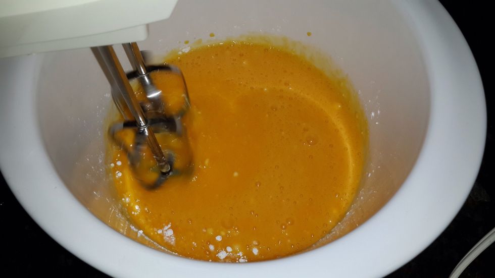 Mix the yolk with the sugar...