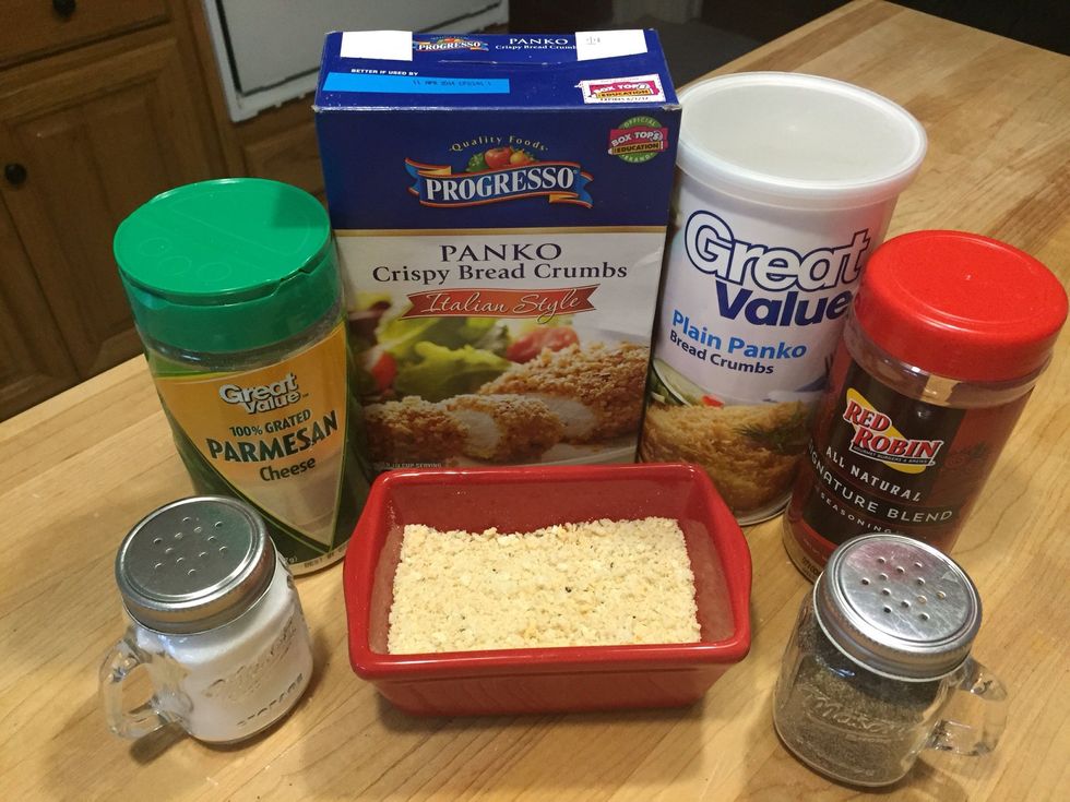 Mix together bread crumbs, Parmesan cheese, 1 teaspoon Red Robin seasoning, salt and pepper in a small dish.