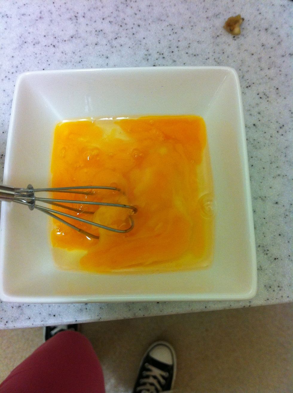 Mix up the egg