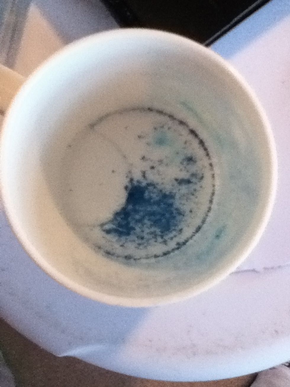 Mix up the eye shadow pigment and the hand sanitizer