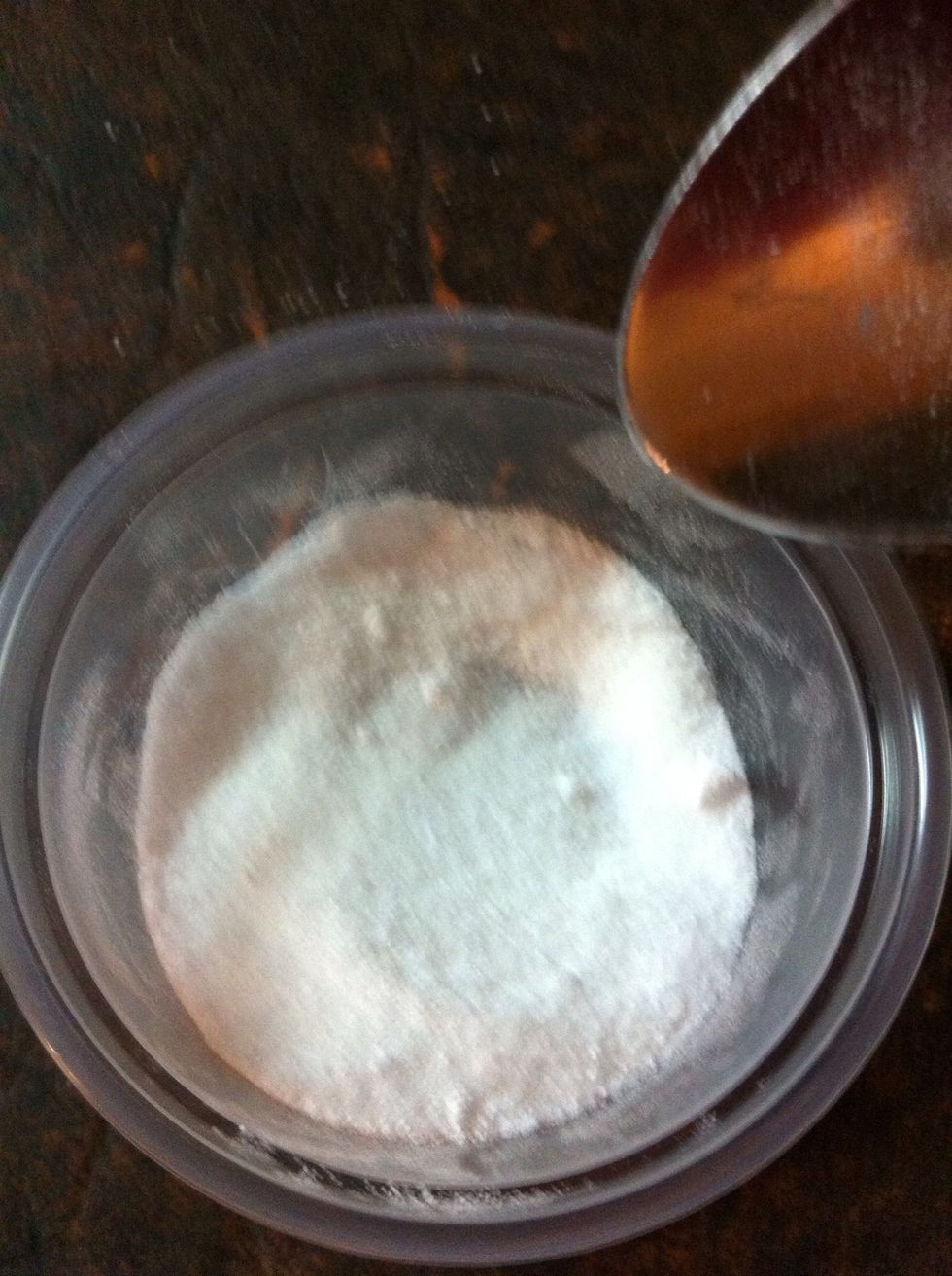 Mix well and will look like this. You want the ant to go for the sugar and pick up the Borax with it.