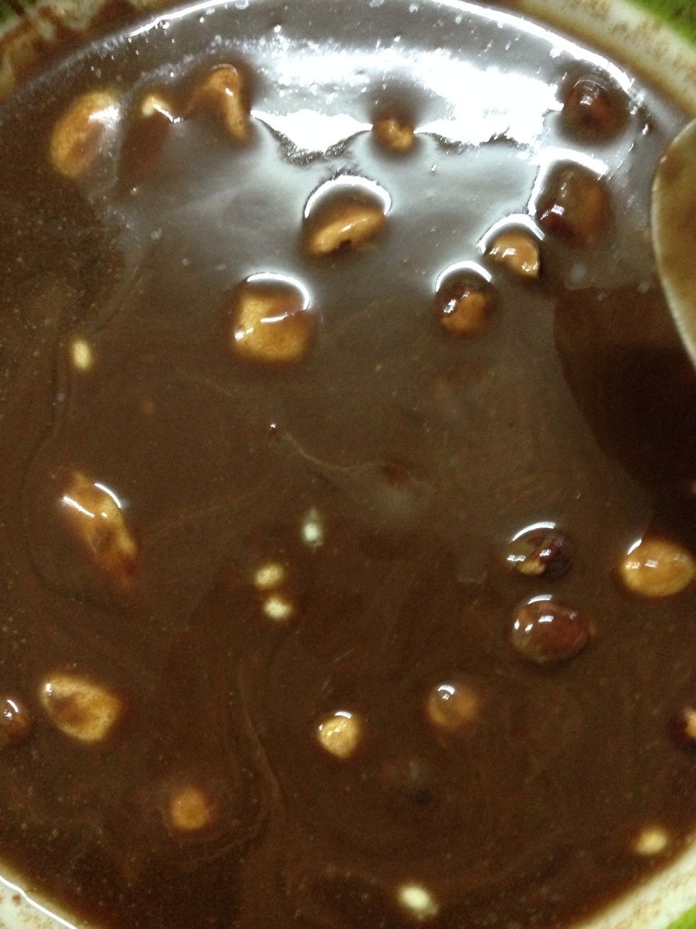 Mix well. Im using cadbury chocolate with hazelnut bar.