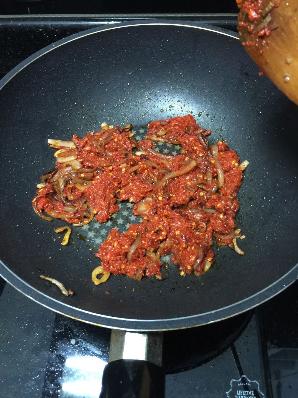 Mix well with the caramelised onions and feel free to add more oil if you find the paste too dry.