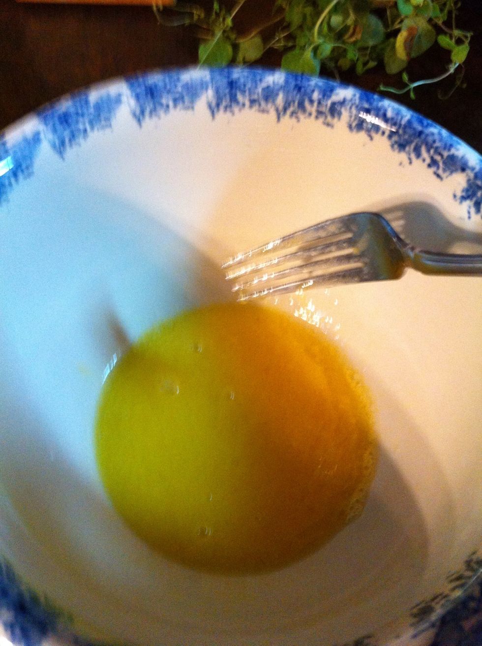 Mix well with the egg.