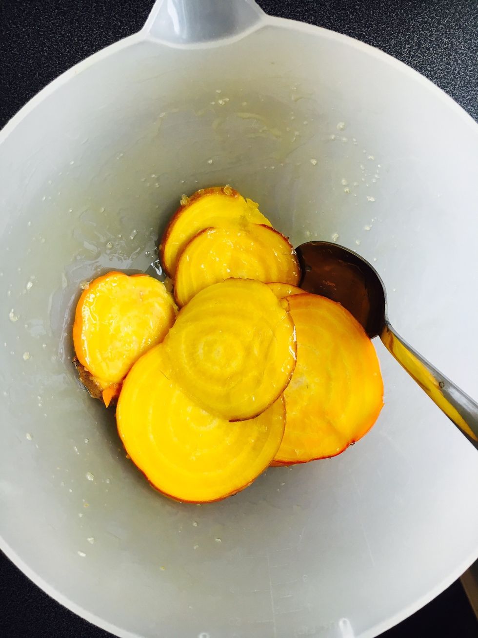 Mix with olive oil, sea salt and a pinch of lemon