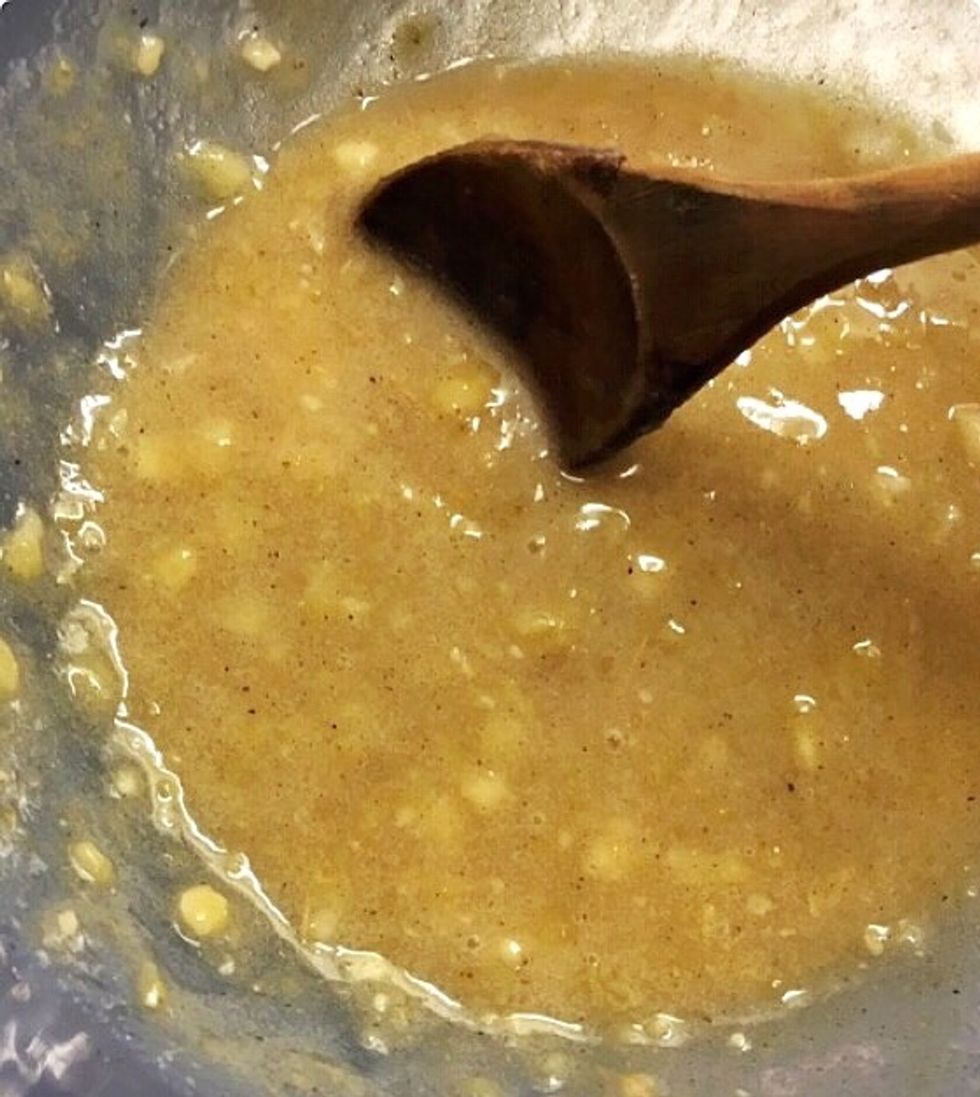 Mix with sugar and bourbon vanilla.