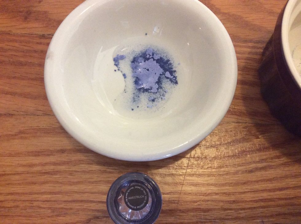 Mix Younique's eye shadow pigments with a tiny bit of water or just barely dip your sponge applicator in water and mix with the pigments for vibrant and smooth color