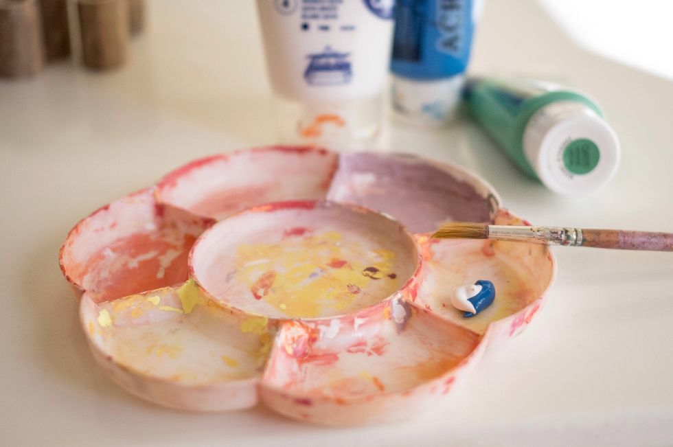 Mix your paint. Make sure you have high quality white paint, otherwise it may not mix well together.