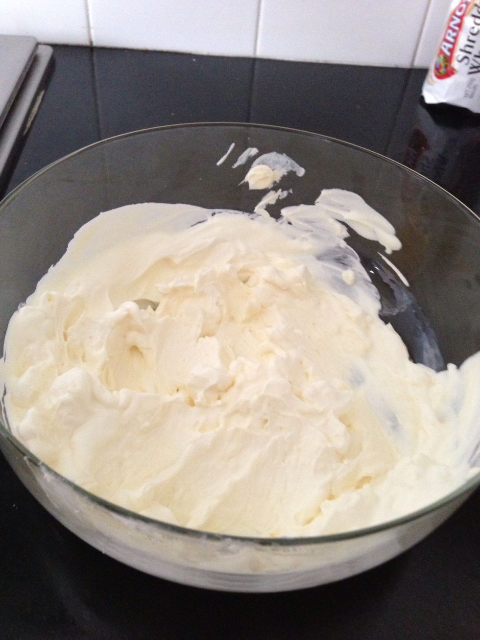 Mixed cream cheese with whip cream