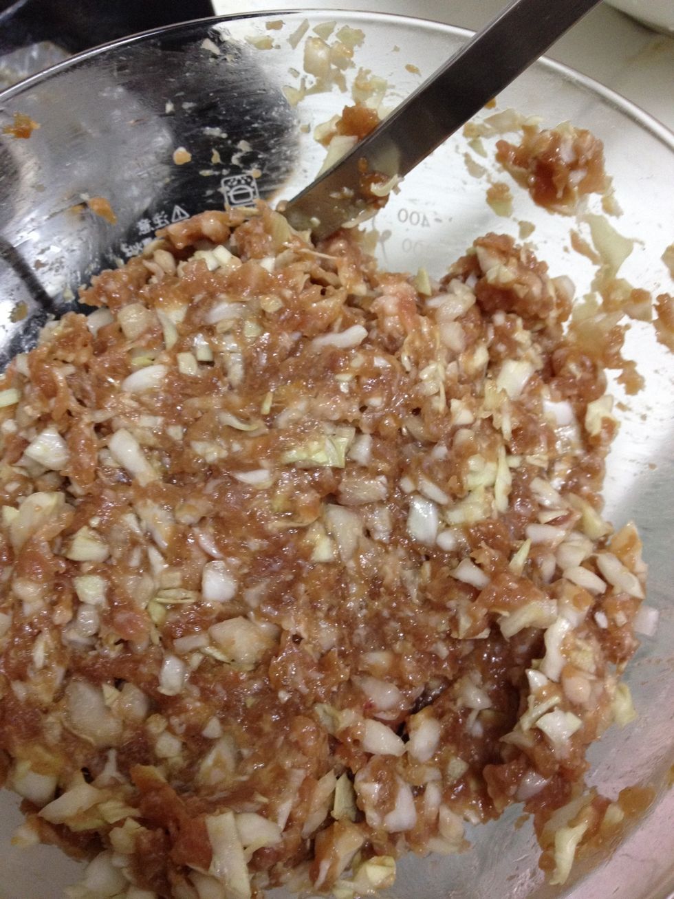 Mixed minced pork and cabbages