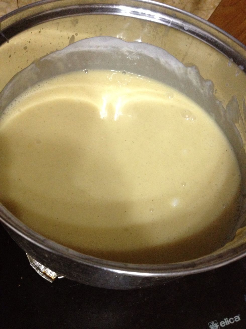 Mixed the green beans with other ingredients that already in the pan fry, then continue fry & stir until they mix & condense well