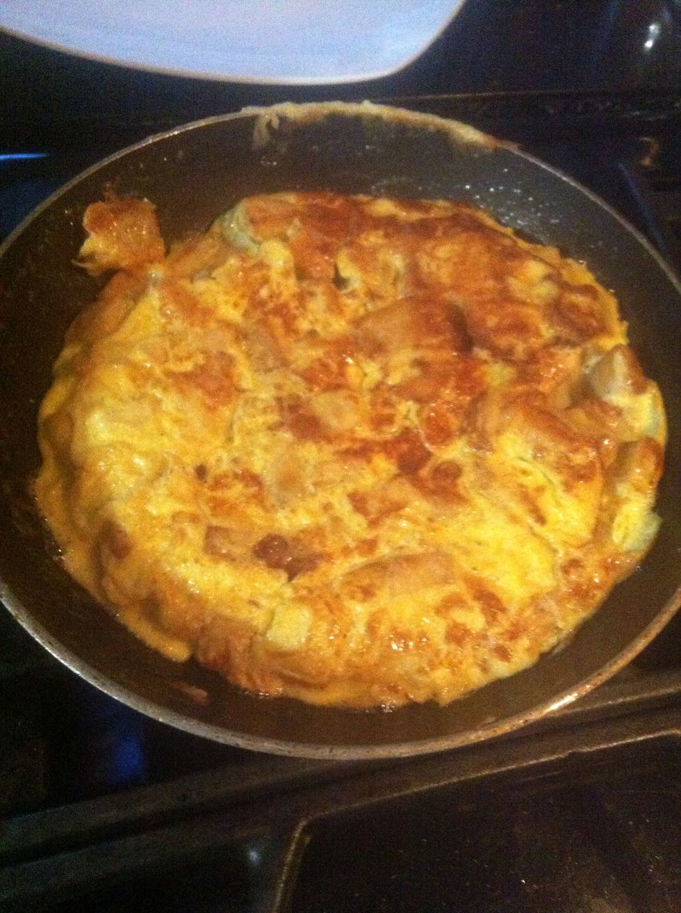 Mmm keep cooking until browned and all the egg is cooked through.