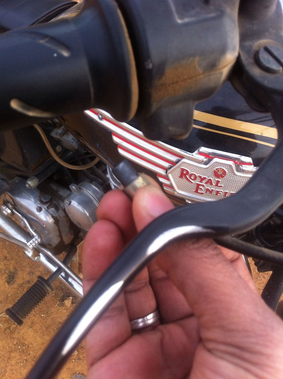 How to change throttle cable for a royal enfield std 350 B+C Guides