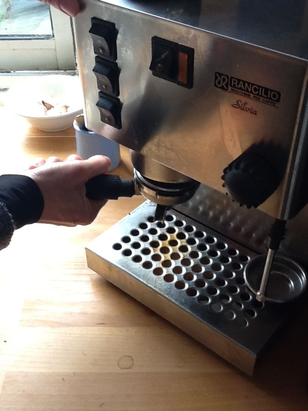 Mount piston to espresso machine