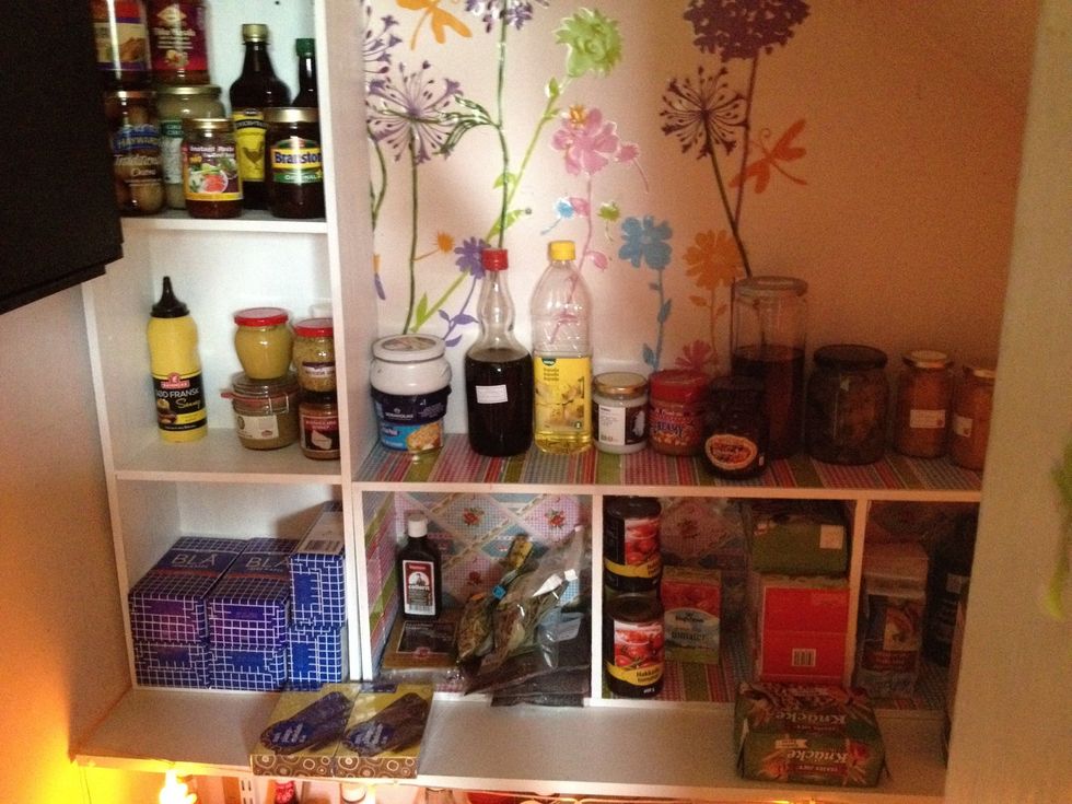 My pantry. See how I transformed the book cases in an other guide\ud83d\ude04 when I make my weekly diner plan I also look in my pantry to see what I have. The oldest are in front.