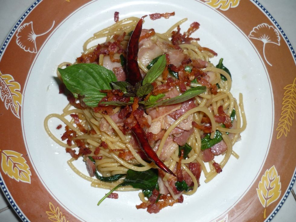 My SUPER spicy spaghetti with bacon and sweet basil leaves is now ready to be served. Enjoy cooking everyone ^_^