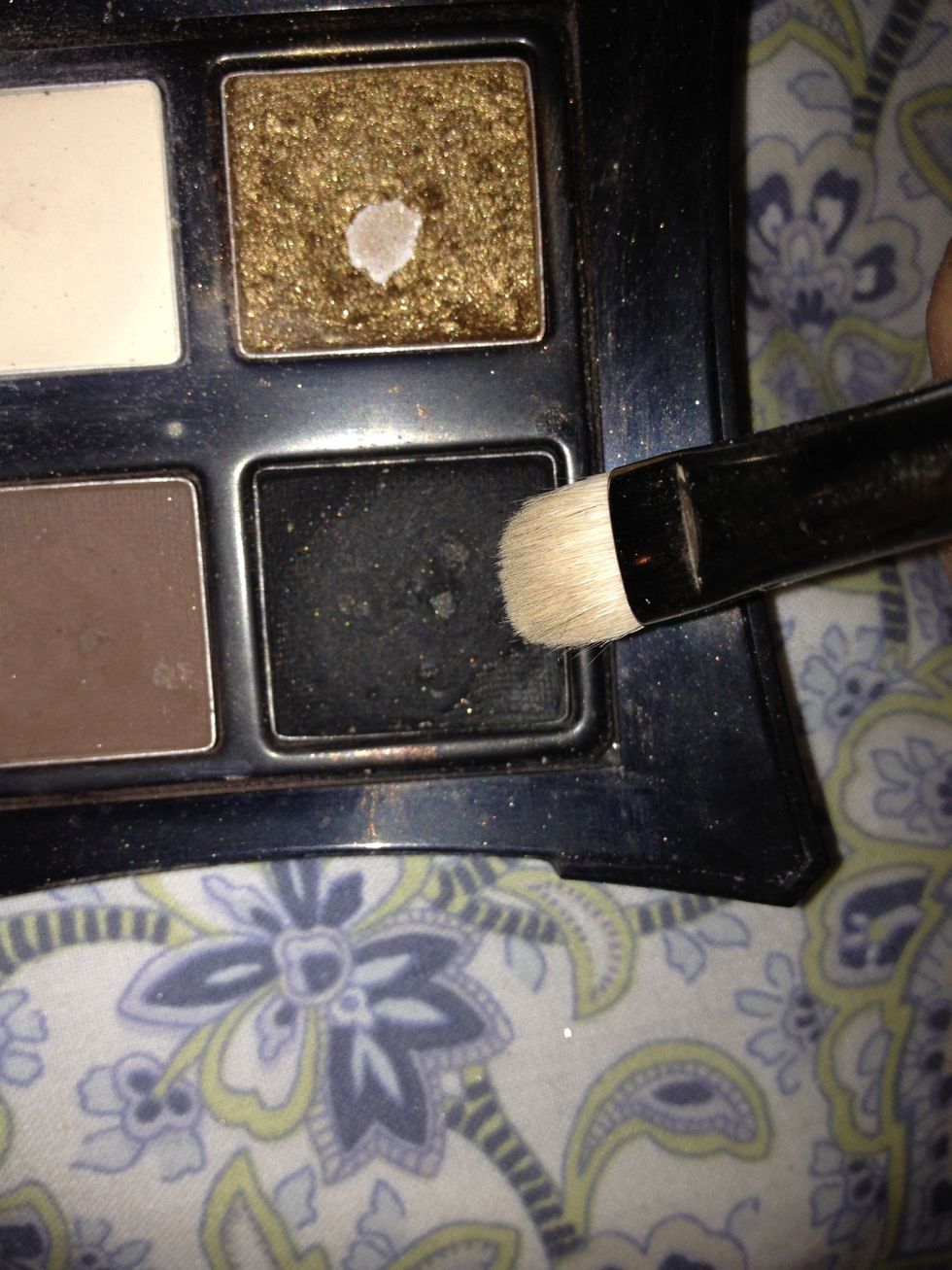 My trusted Illamasqua neutral palette the best palette on the market. Illamasqua is a UK brand it's amazing and I know they are now selling to USA and further afield now!! It's worth every penny.