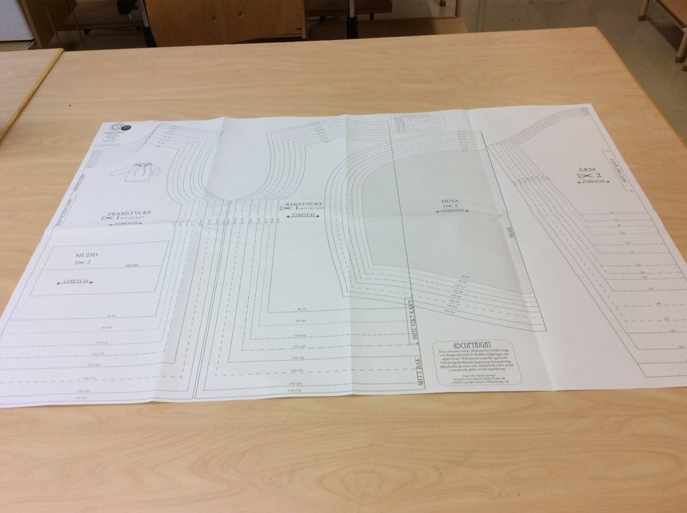 N\u00e4r du har valt storlek ritar du av m\u00f6nsterdelarna p\u00e5 m\u00f6nsterpapper.